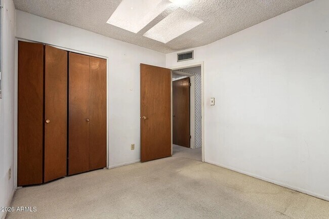 Building Photo - 650 E Malibu Dr