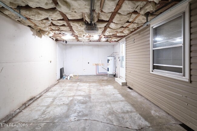 Building Photo - 548 Murray Rd NW