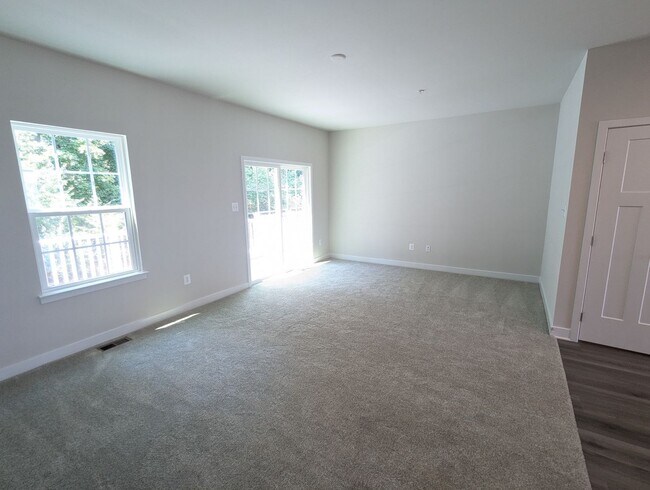 Building Photo - Gorgeous New Construction (never lived in)...