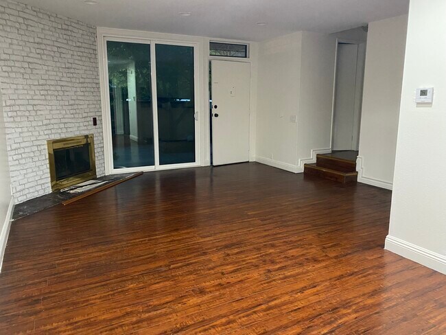 Building Photo - 9601 Woodman Ave