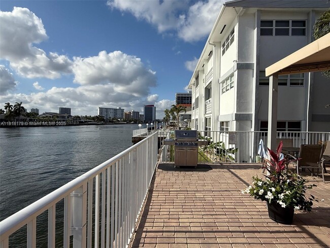 Building Photo - 3161 S Ocean Dr