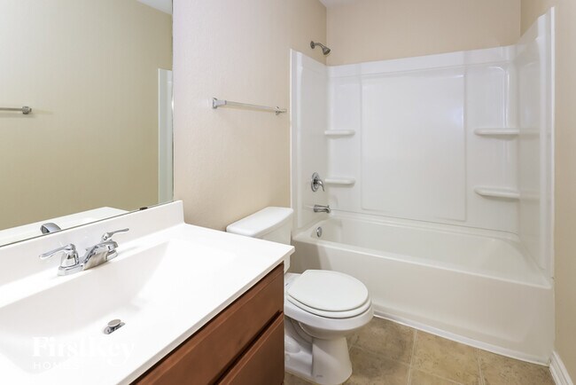Building Photo - 1302 Hawk Ct