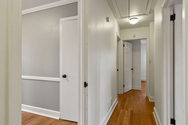 Building Photo - Druid Hills Charmer Available NOW!