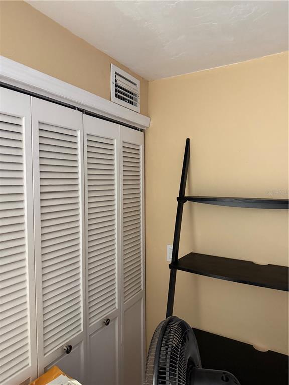 Building Photo - 3601 Saxon Dr