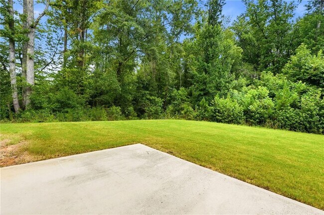 Building Photo - 3132 Hawthorn Farm Blvd