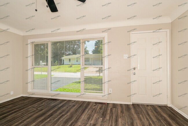Building Photo - 1417 Moran Dr