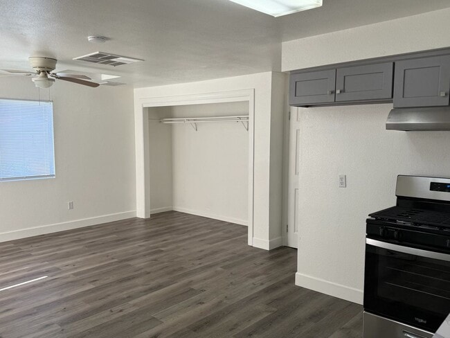 Building Photo - 6658 Avenue 308