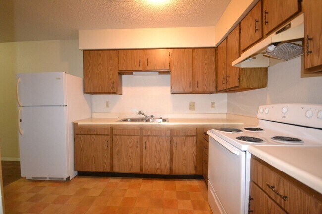 Building Photo - Buffalo Apartments (Bison Terrace)