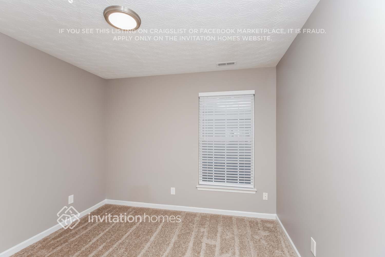 Building Photo - 232 Topaz Dr