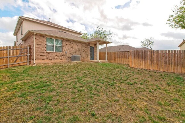 Building Photo - 513 Shiner Ln