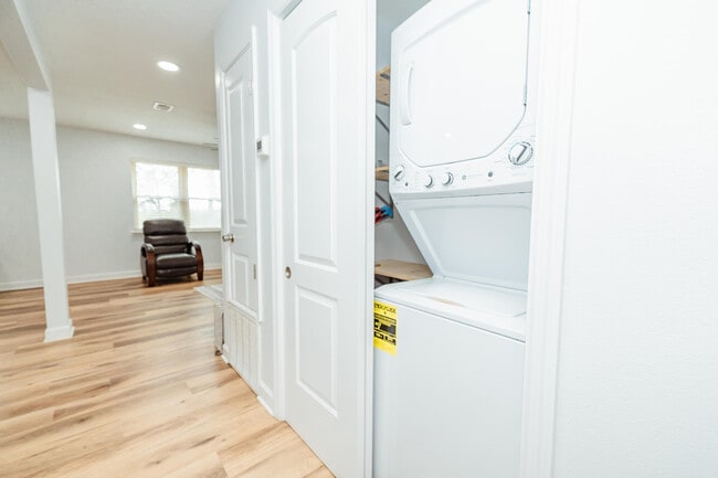 Building Photo - 5439 Penny Creek Rd