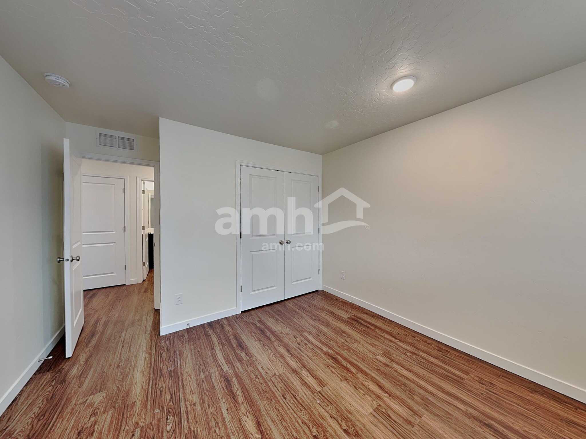 Building Photo - 898 N Garnet Creek Ave