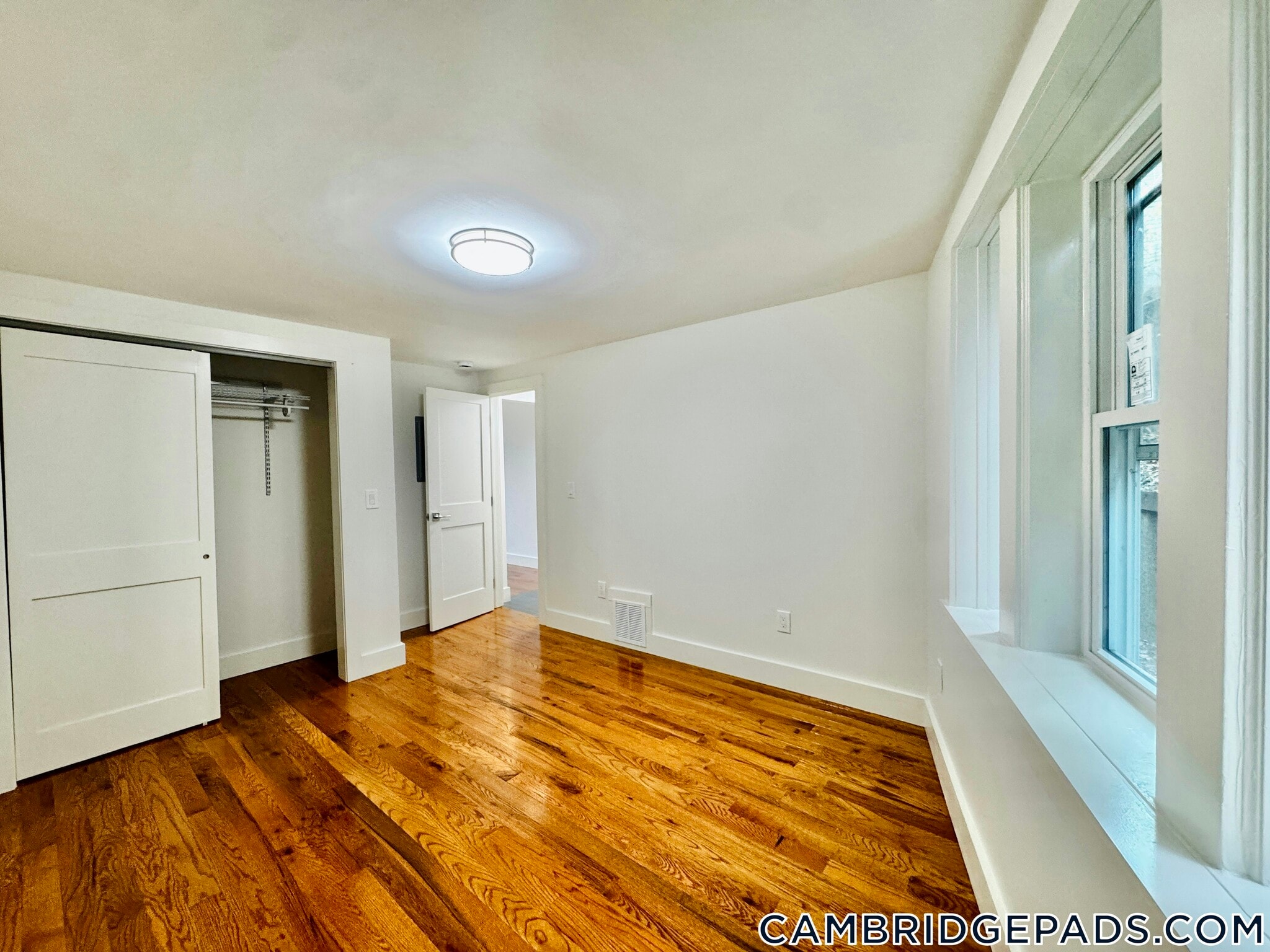 Building Photo - 38 Gibson St