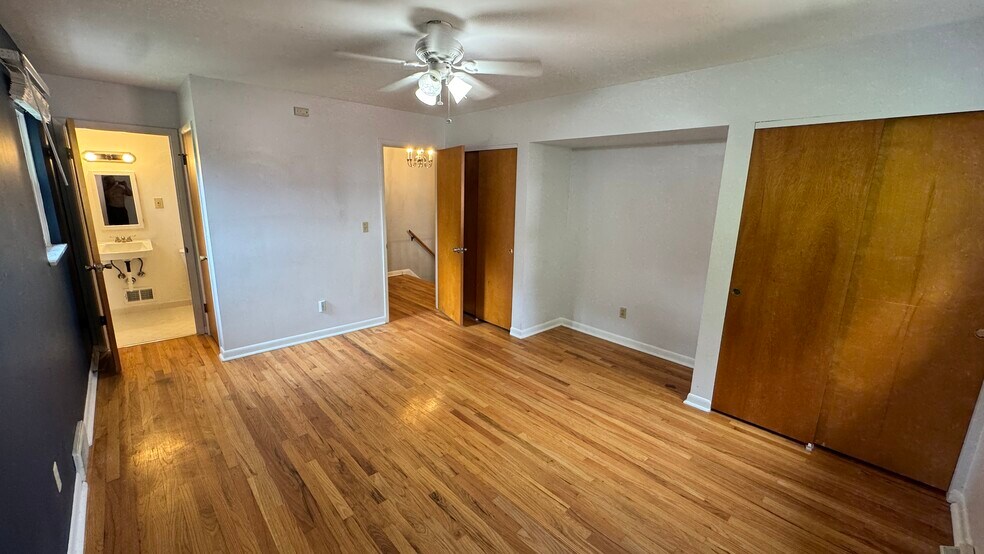 Building Photo - 1886 Kingsway Ct