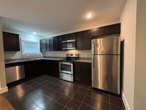 Building Photo - 1218 Jackson Blvd