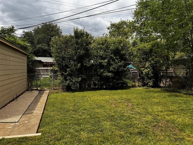 Building Photo - 6227 St Moritz Ave