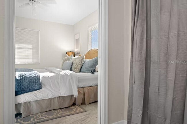 Building Photo - 2715 Lee St