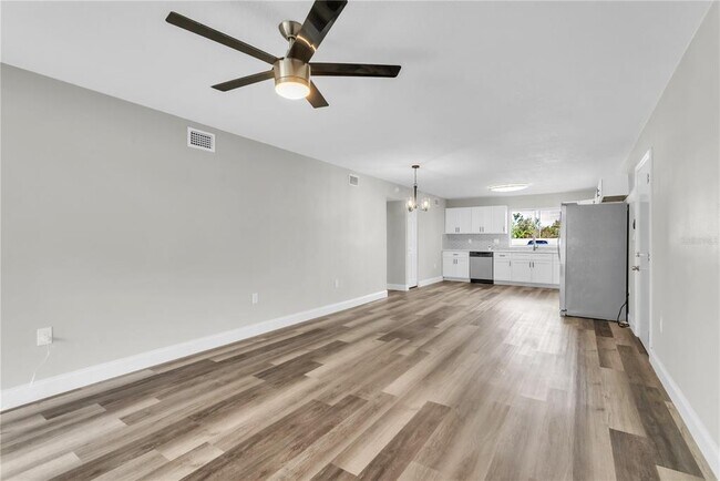 Building Photo - 8640 Tahoe Ct