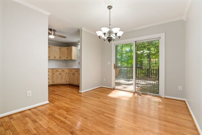 Building Photo - Renovated 3 Bed Ranch Style with large Fenced-in yard!