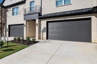 Building Photo - 2221 W Arkansas Ln