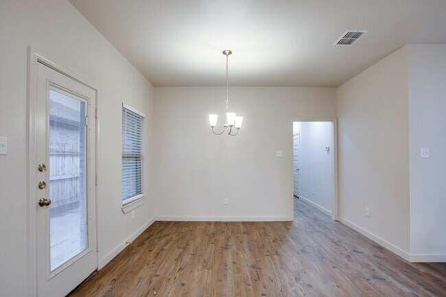 Building Photo - Beautiful Townhome Located South of Town Near Cooper Elementary