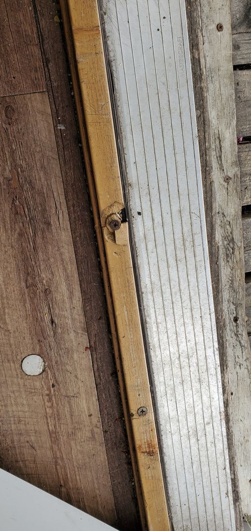 Building Photo - 2 BR 1 1/2 Bath 2 Story Available Now!