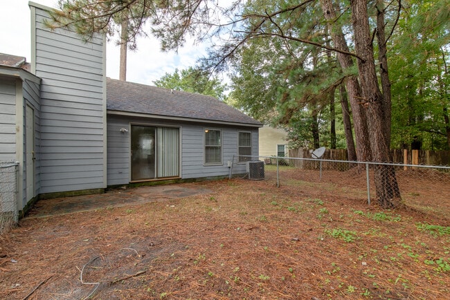 Building Photo - 1924 Greenstone Ct