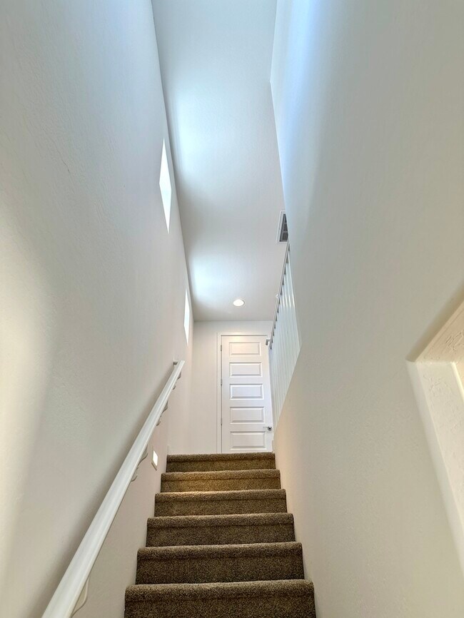 Building Photo - Amazing NEWER Lennar home in Hawes Crossing