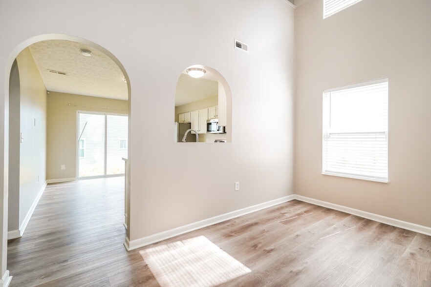 Building Photo - 4880 Grimm Dr