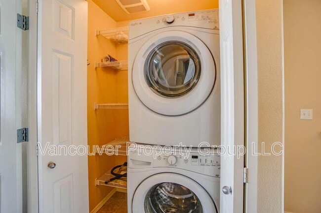 Building Photo - 4000 NE 109th Ave