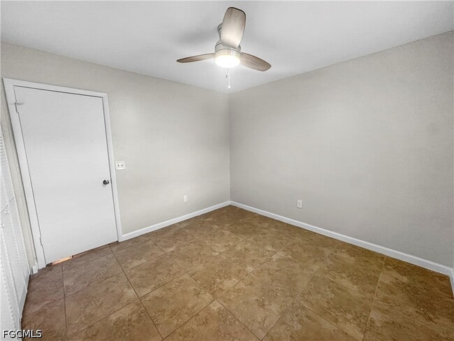 Building Photo - 206 SE 46th Ter