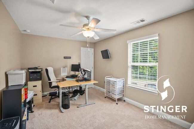 Building Photo - 301 Dante Cir