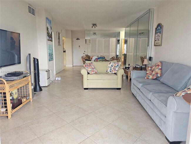 Building Photo - 1980 S Ocean Dr