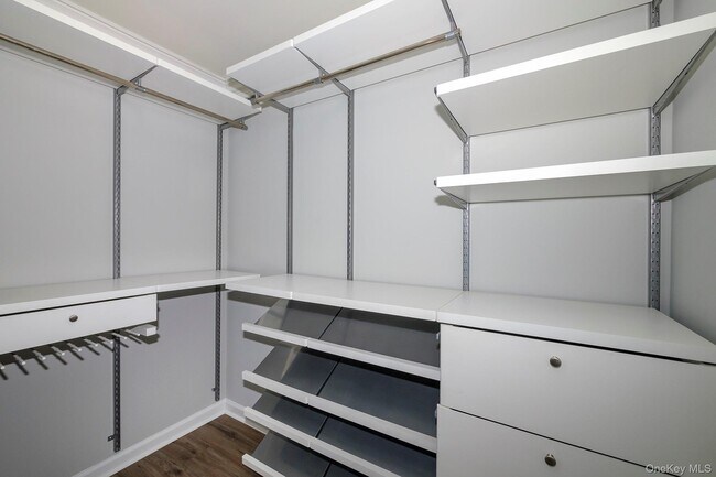 Building Photo - 1301 Dolphin Ln