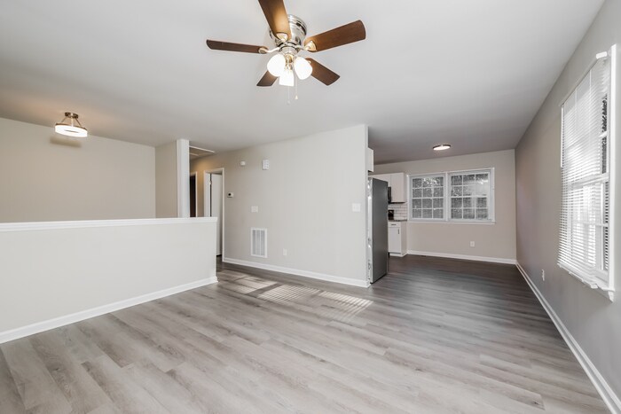 Building Photo - 1669 Village Pl