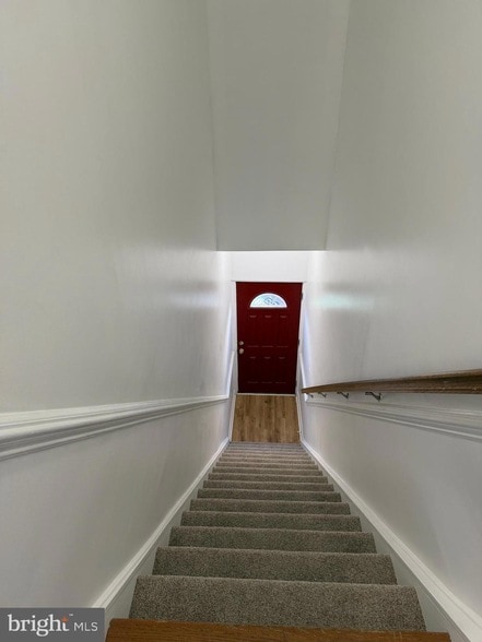 Building Photo - 107 N High St