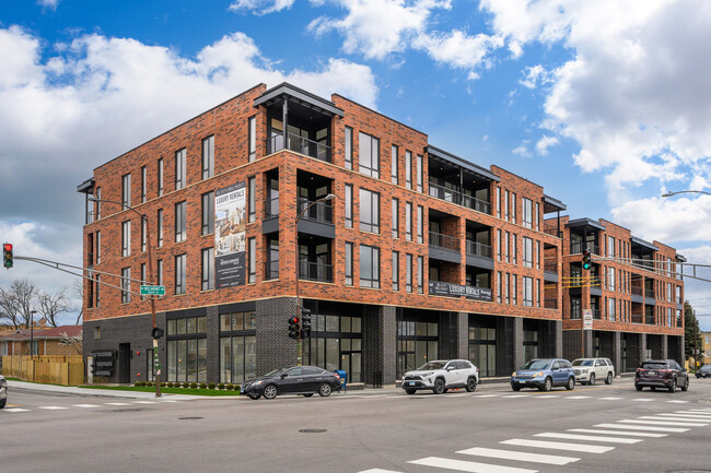 Primary Photo - 6340 W Belmont Ave