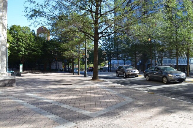 Building Photo - 300 W Peachtree St NW