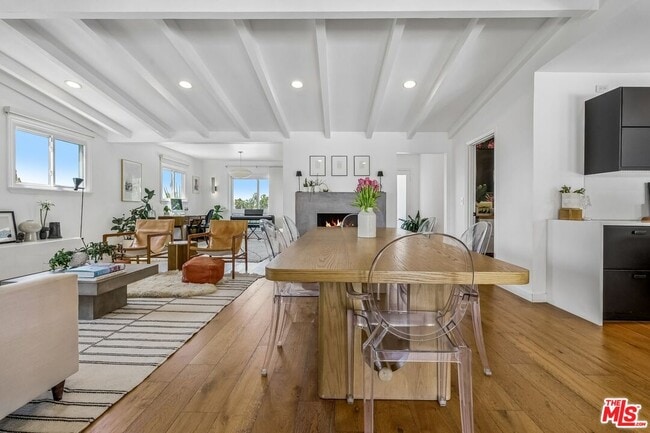 Building Photo - 5646 S Sherbourne Dr