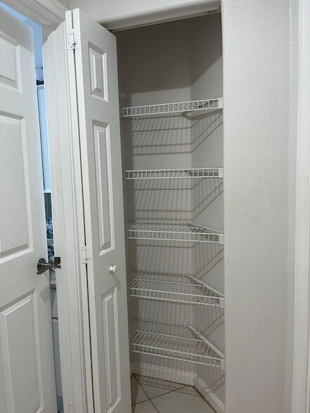 Building Photo - 2563 Egret Lake Dr