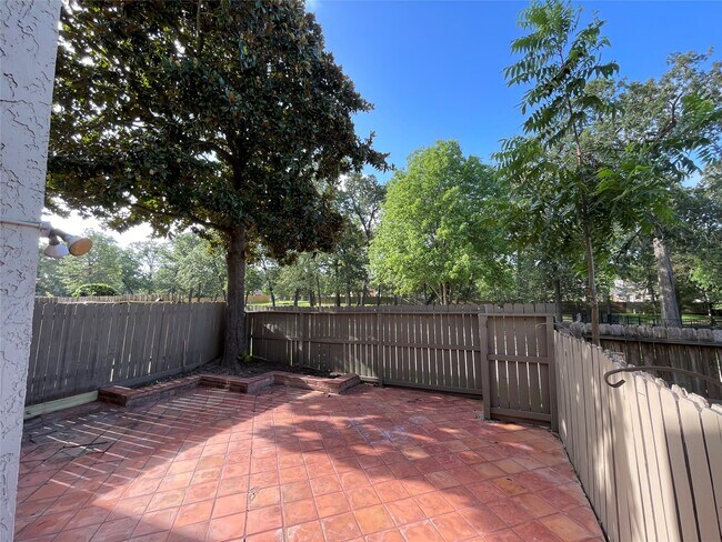 Building Photo - 12315 Glenview Dr