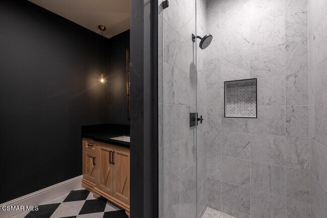 Building Photo - 2390 Crombie Ct