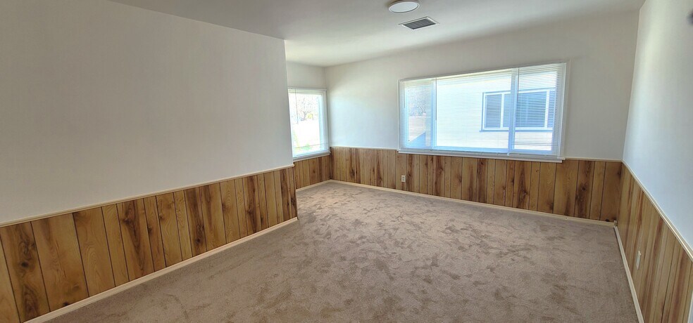 410 #4 Liv 1 C - 410 E 99th St