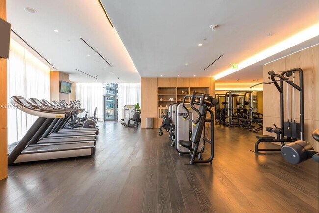 Building Photo - 801 S Miami Ave