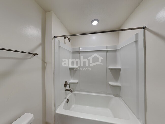 Building Photo - 2308 E Tumbleweed Rd