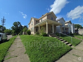 Building Photo - 137 S F St