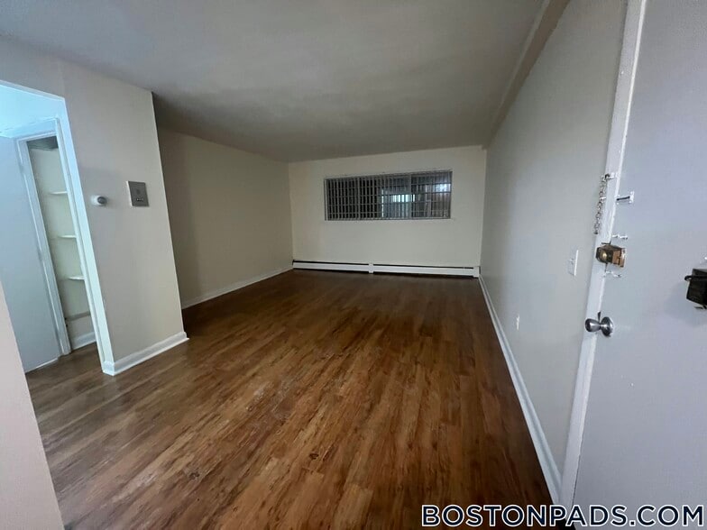 Building Photo - 75 Gardner St