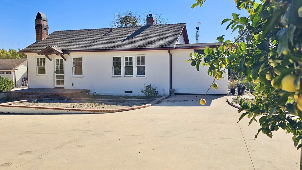 Front of Cottage - 2267 Aliso Canyon Rd