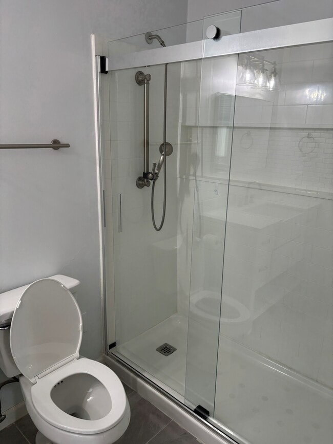 Building Photo - 60 Gingham Ln