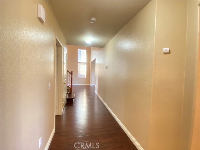 Building Photo - 708 Hillview St